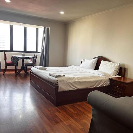 Affordable Serviced Apartments In Nana Omni Tower - Prime Sukhumvit Location Bangkok Ngoại thất bức ảnh
