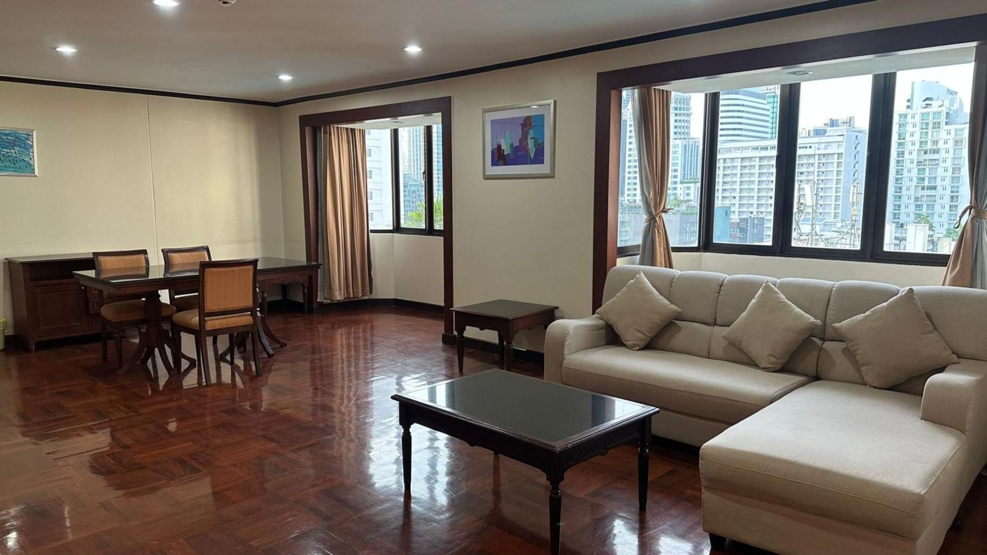Affordable Serviced Apartments In Nana Omni Tower - Prime Sukhumvit Location Bangkok Ngoại thất bức ảnh
