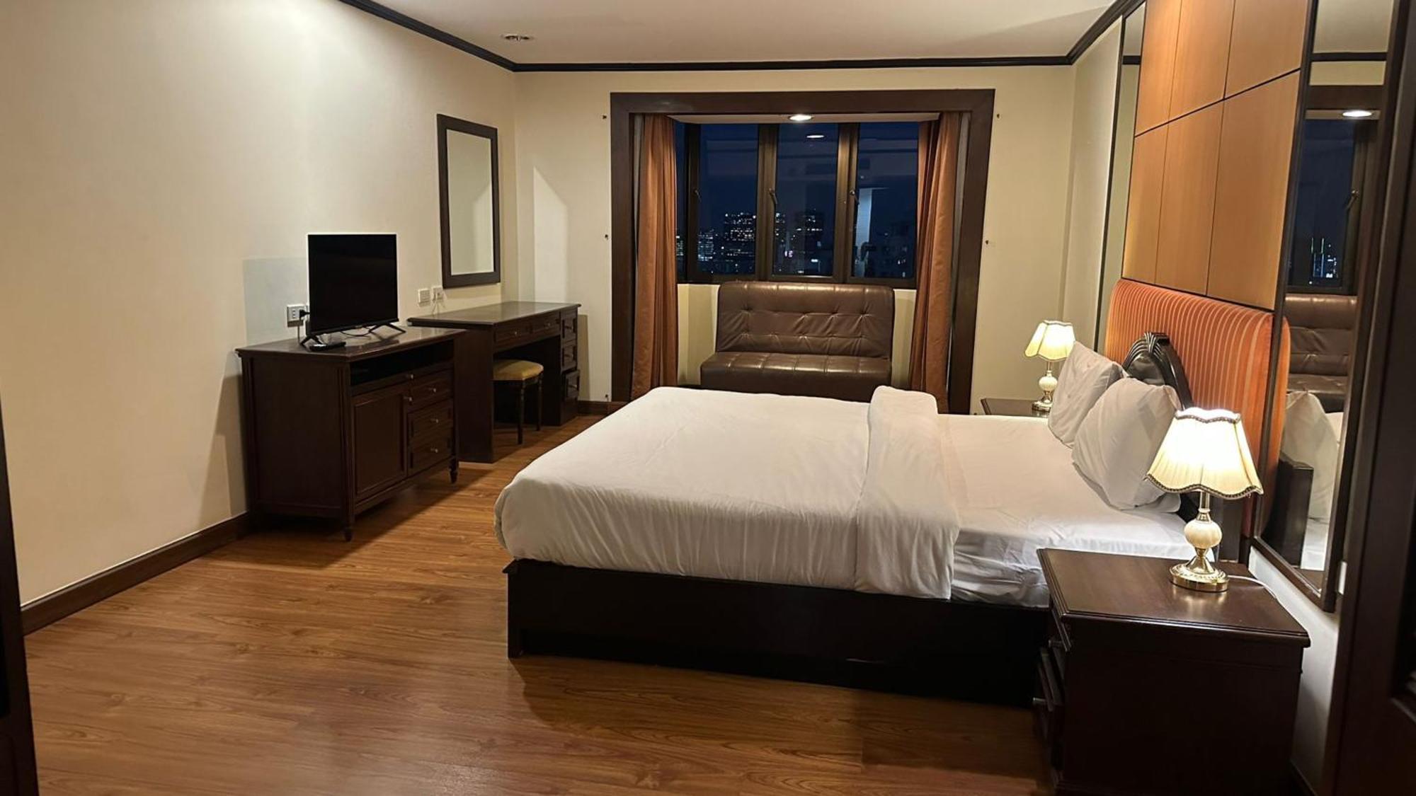 Affordable Serviced Apartments In Nana Omni Tower - Prime Sukhumvit Location Bangkok Ngoại thất bức ảnh