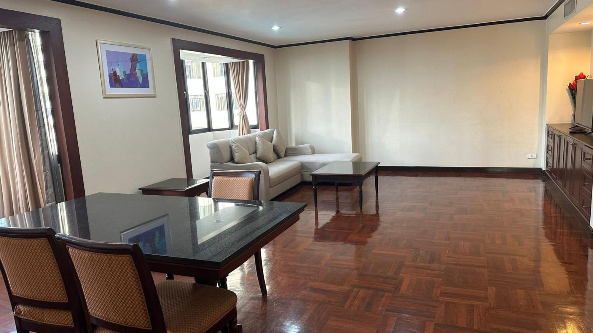 Affordable Serviced Apartments In Nana Omni Tower - Prime Sukhumvit Location Bangkok Ngoại thất bức ảnh