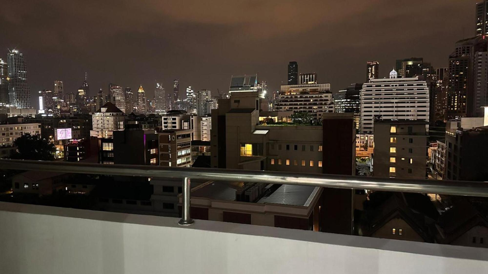Affordable Serviced Apartments In Nana Omni Tower - Prime Sukhumvit Location Bangkok Ngoại thất bức ảnh