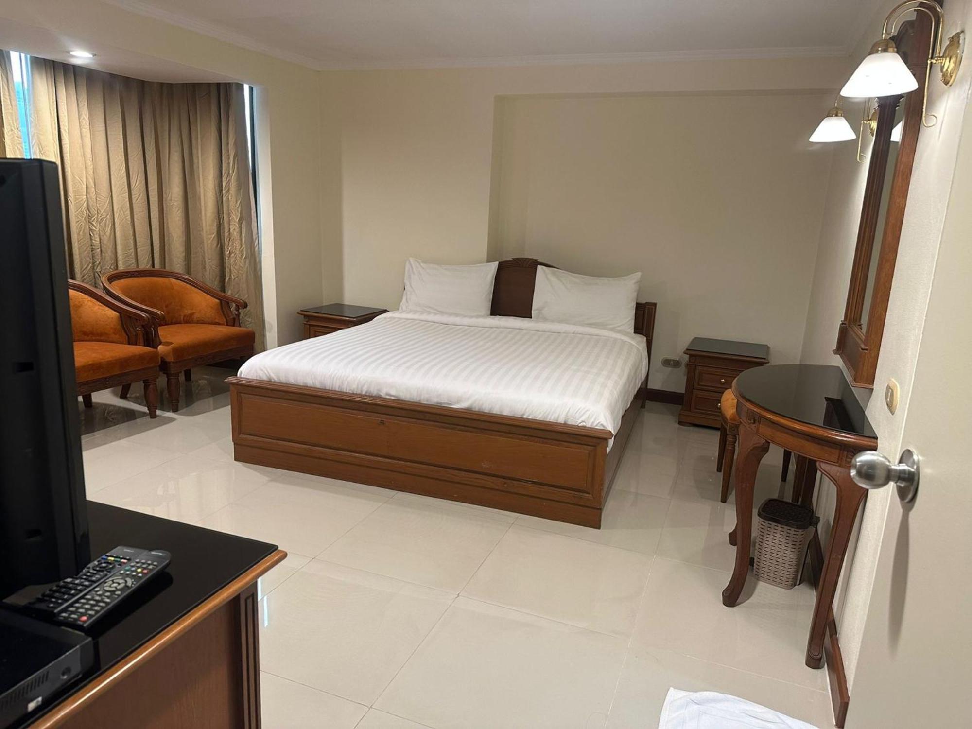 Affordable Serviced Apartments In Nana Omni Tower - Prime Sukhumvit Location Bangkok Ngoại thất bức ảnh
