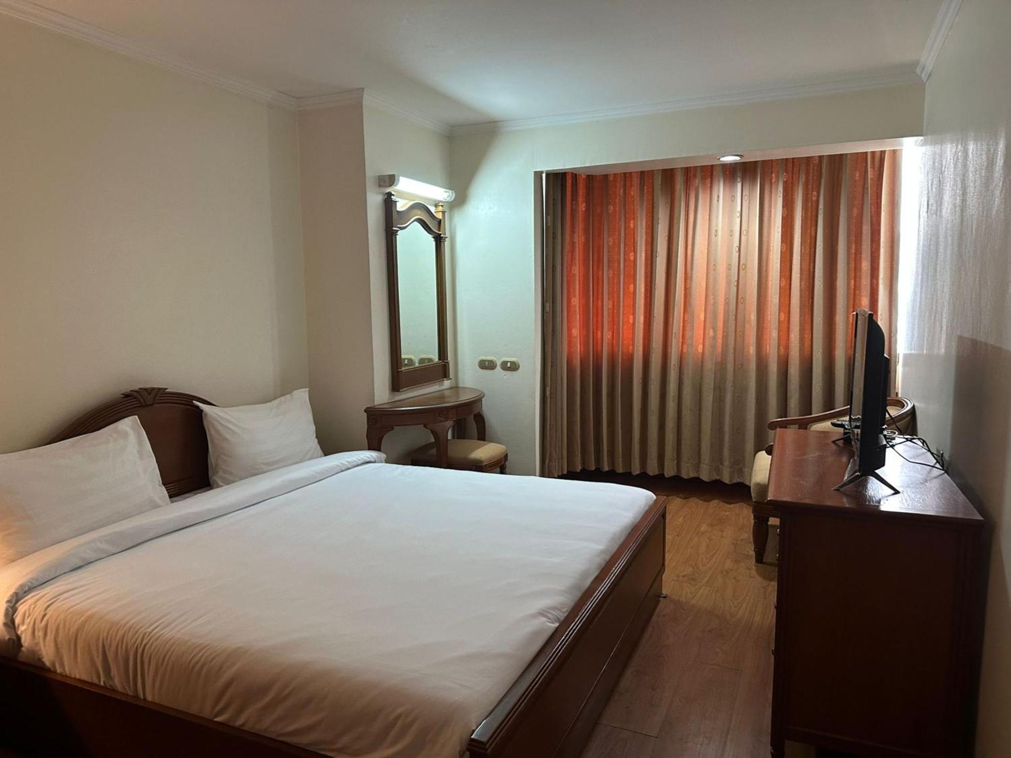 Affordable Serviced Apartments In Nana Omni Tower - Prime Sukhumvit Location Bangkok Ngoại thất bức ảnh