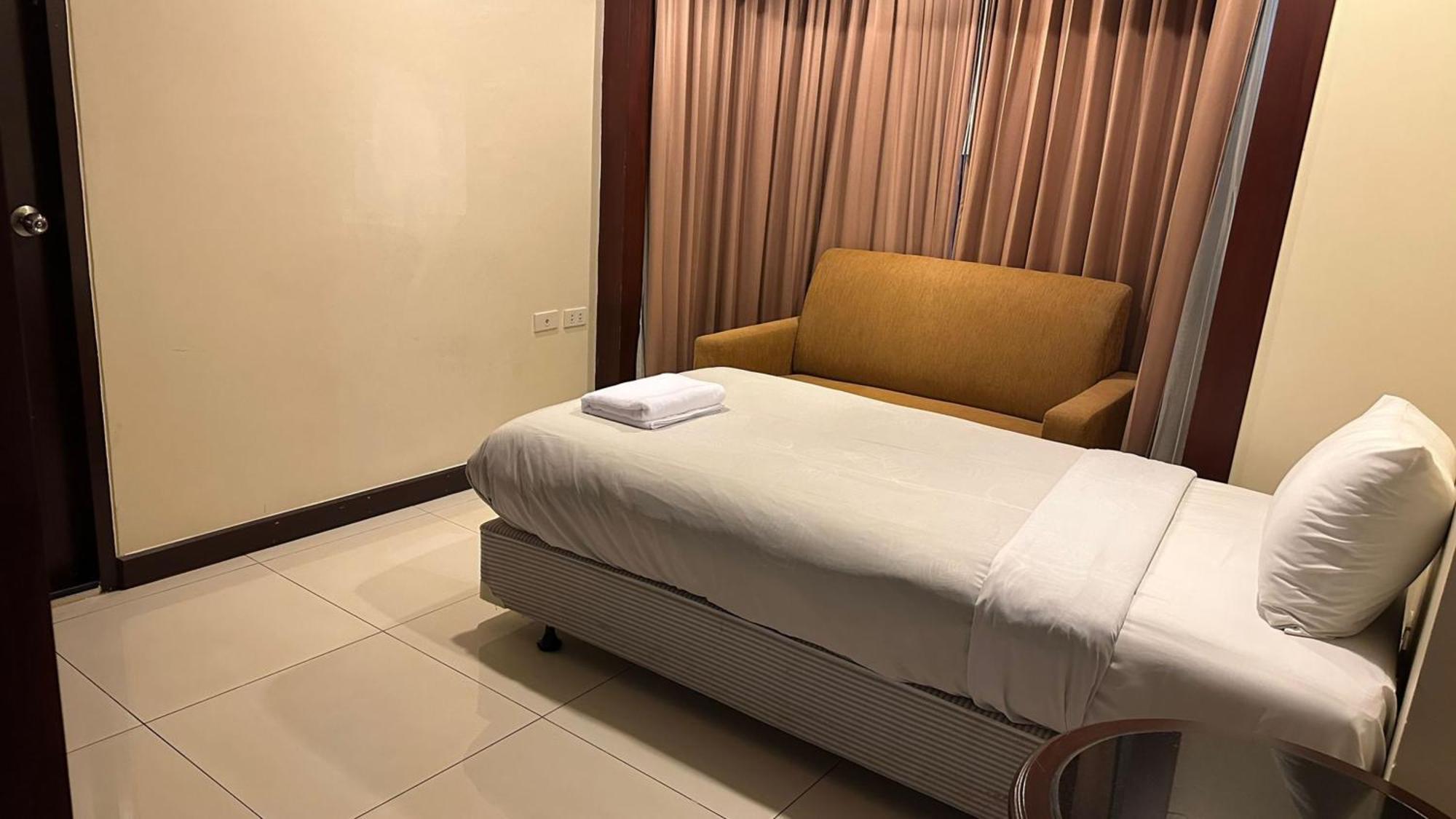 Affordable Serviced Apartments In Nana Omni Tower - Prime Sukhumvit Location Bangkok Ngoại thất bức ảnh