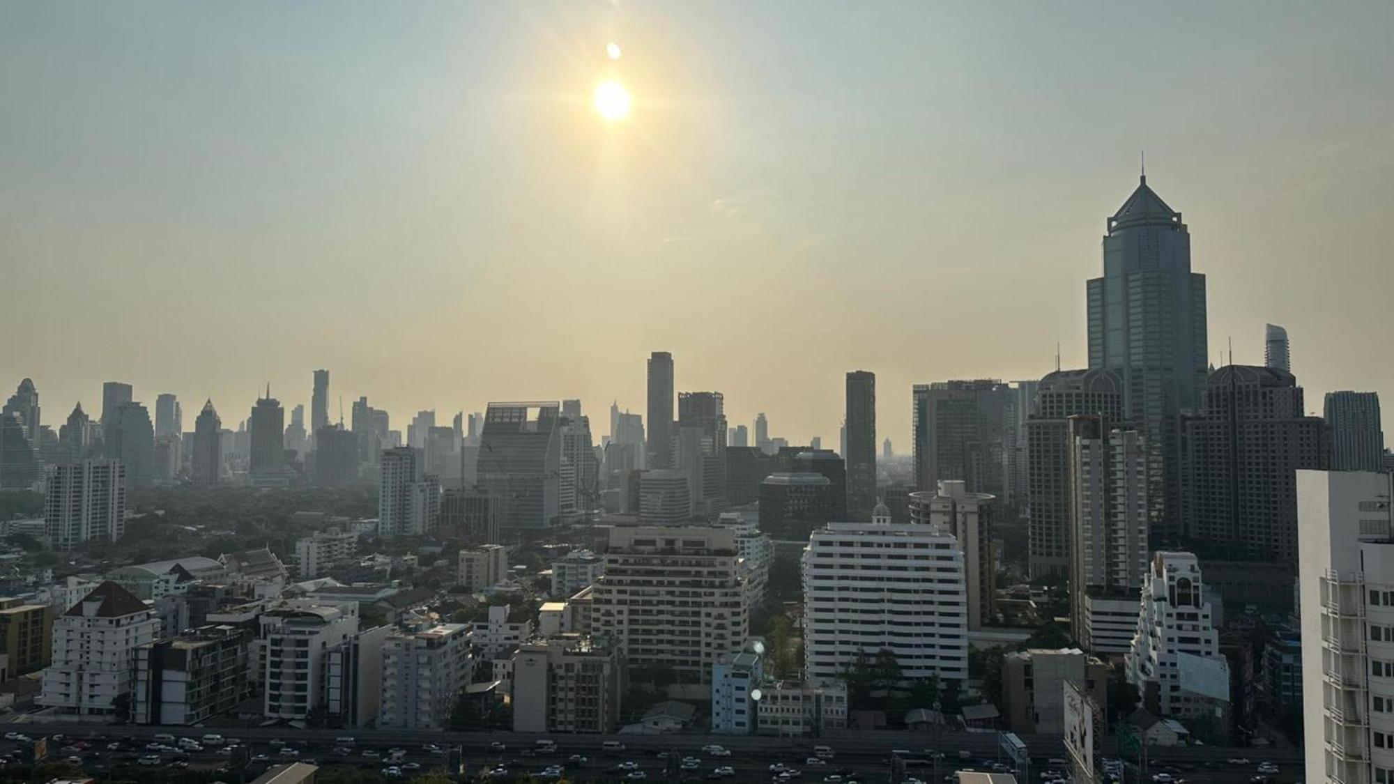 Affordable Serviced Apartments In Nana Omni Tower - Prime Sukhumvit Location Bangkok Ngoại thất bức ảnh
