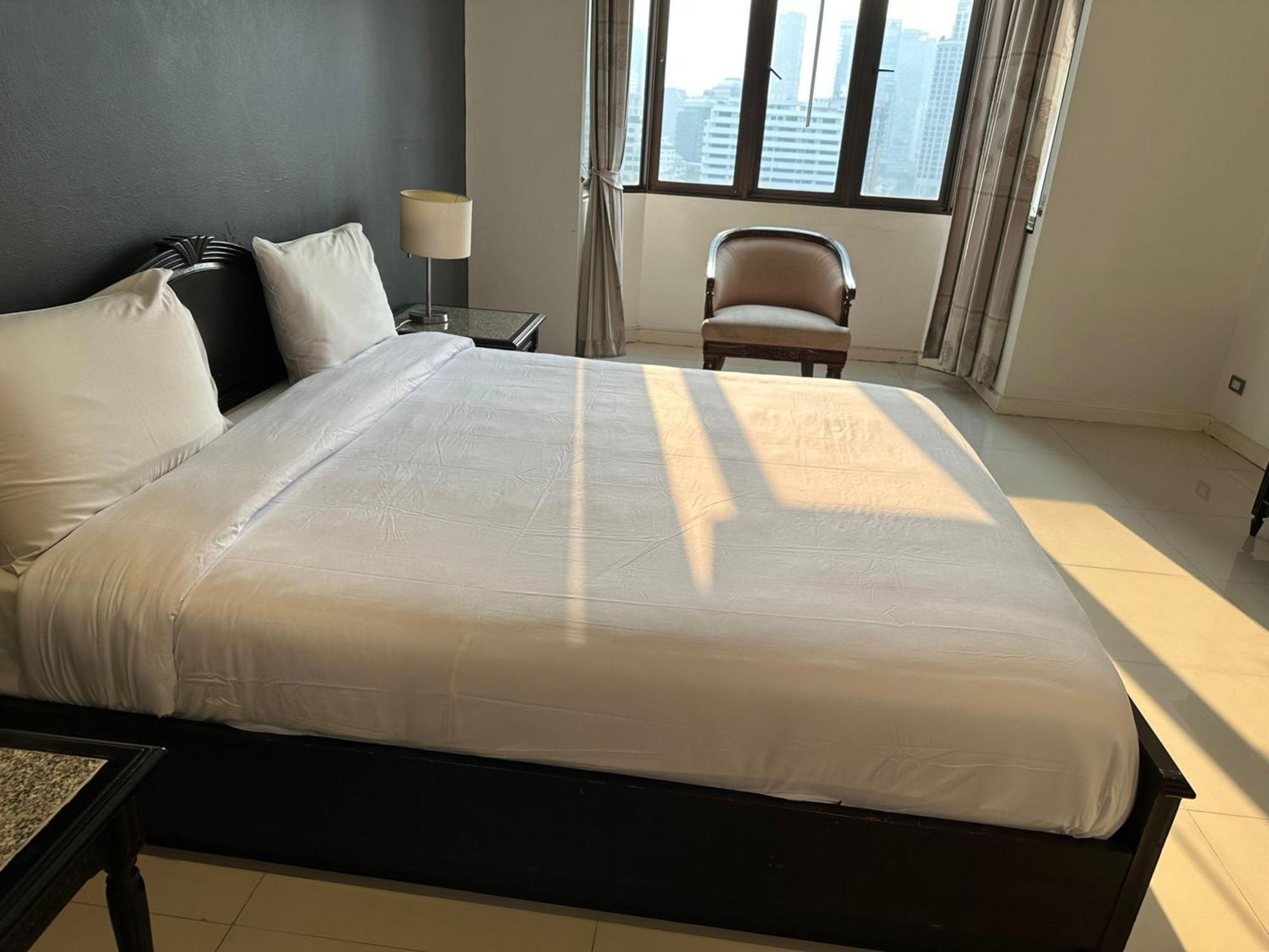 Affordable Serviced Apartments In Nana Omni Tower - Prime Sukhumvit Location Bangkok Ngoại thất bức ảnh