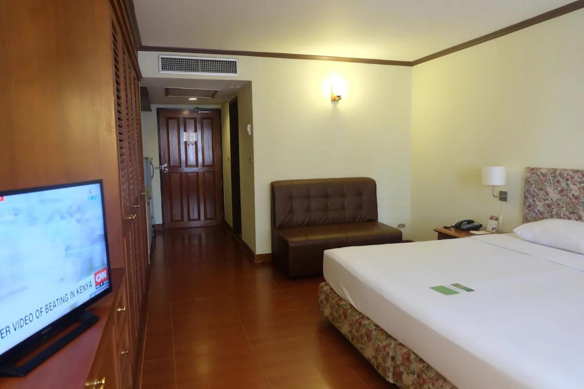 Affordable Serviced Apartments In Nana Omni Tower - Prime Sukhumvit Location Bangkok Ngoại thất bức ảnh