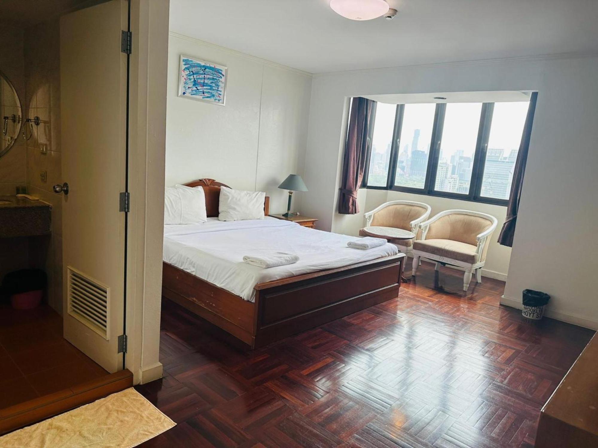 Affordable Serviced Apartments In Nana Omni Tower - Prime Sukhumvit Location Bangkok Ngoại thất bức ảnh
