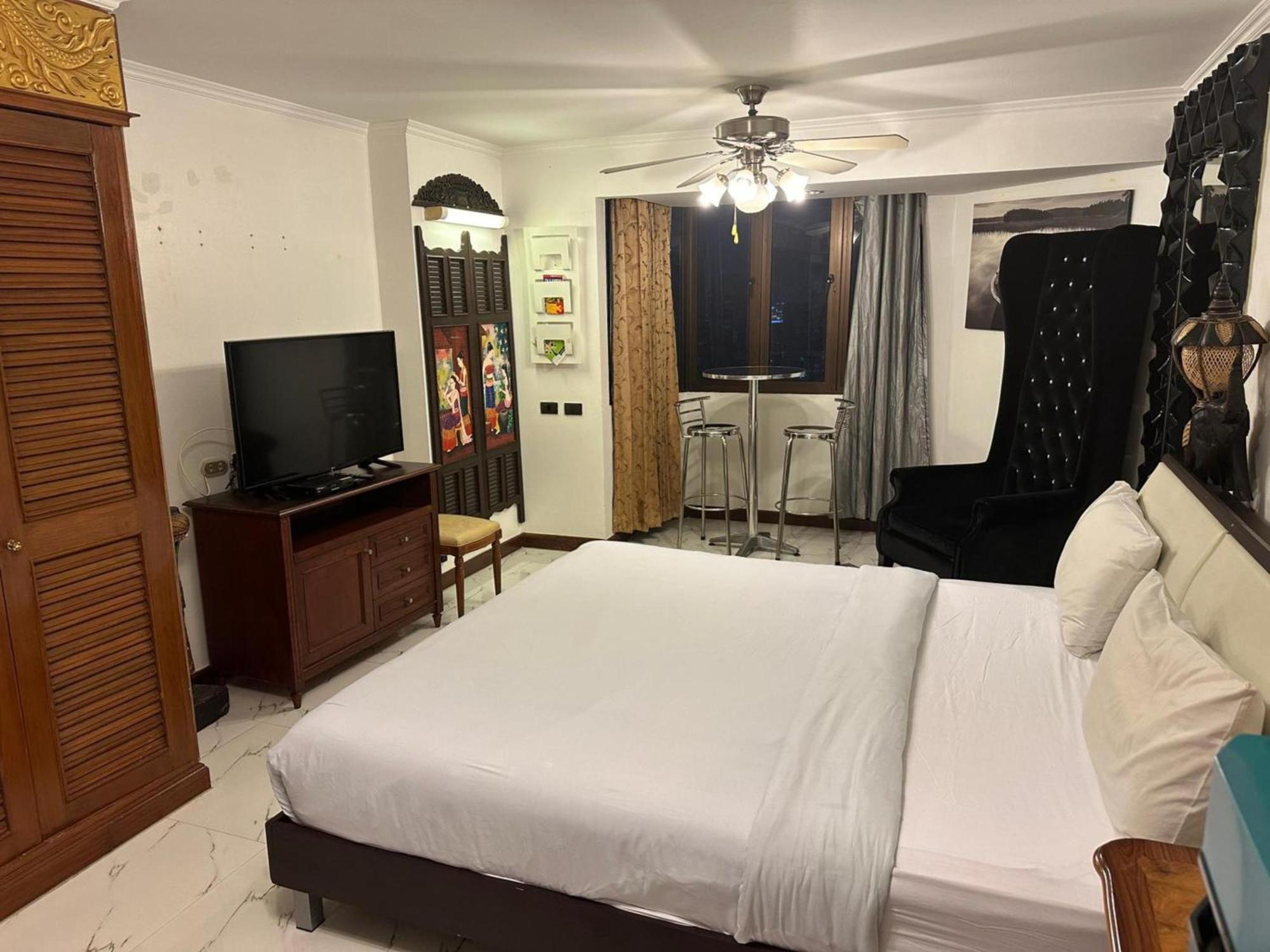 Affordable Serviced Apartments In Nana Omni Tower - Prime Sukhumvit Location Bangkok Ngoại thất bức ảnh