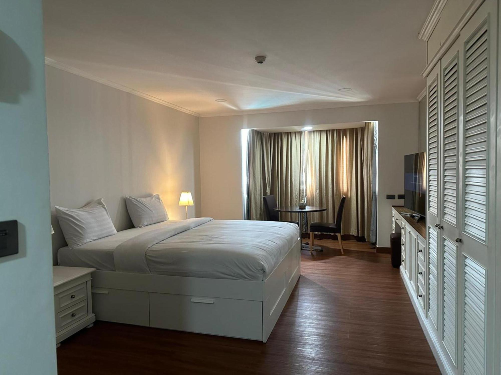Affordable Serviced Apartments In Nana Omni Tower - Prime Sukhumvit Location Bangkok Ngoại thất bức ảnh