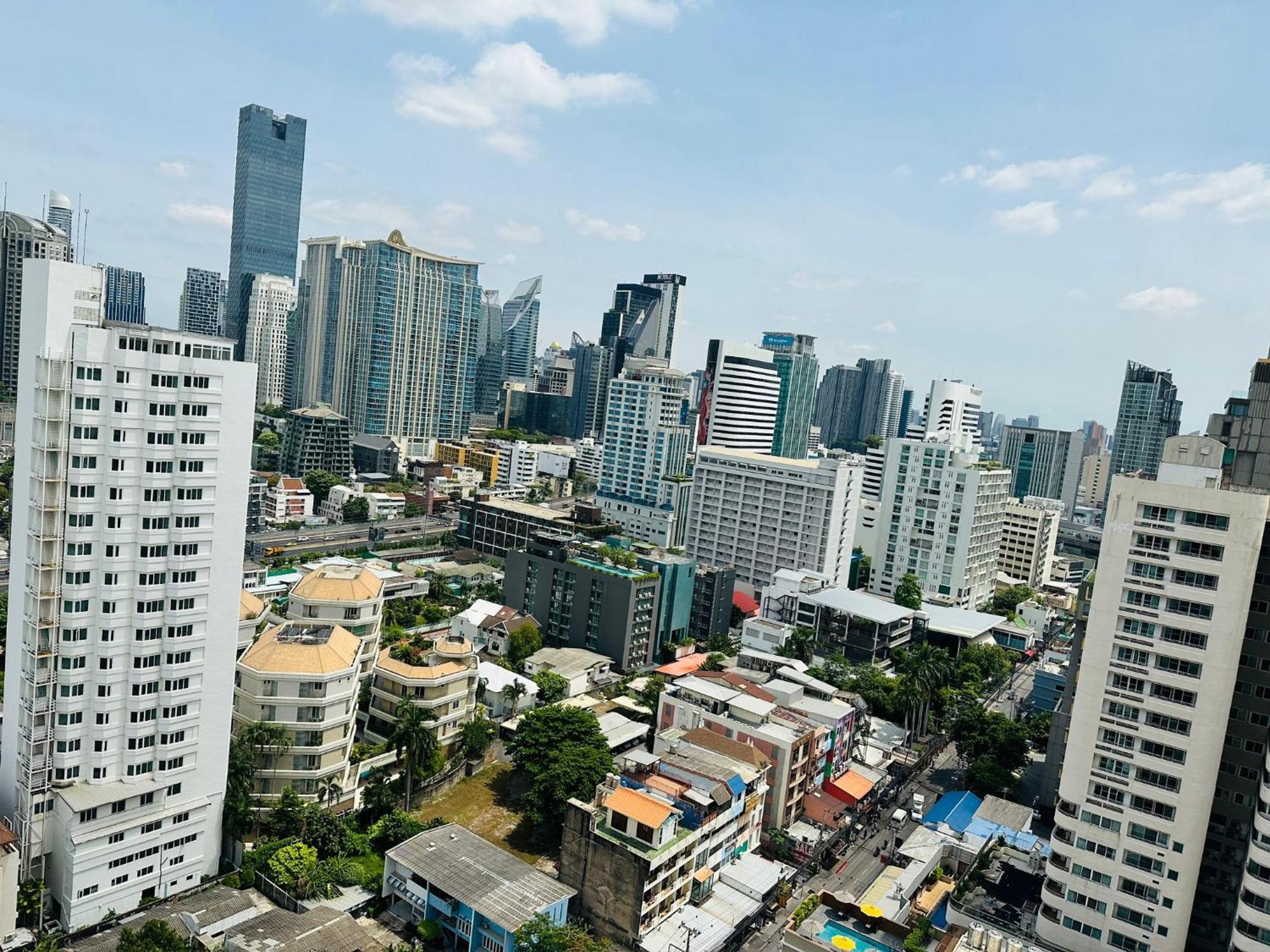 Affordable Serviced Apartments In Nana Omni Tower - Prime Sukhumvit Location Bangkok Ngoại thất bức ảnh
