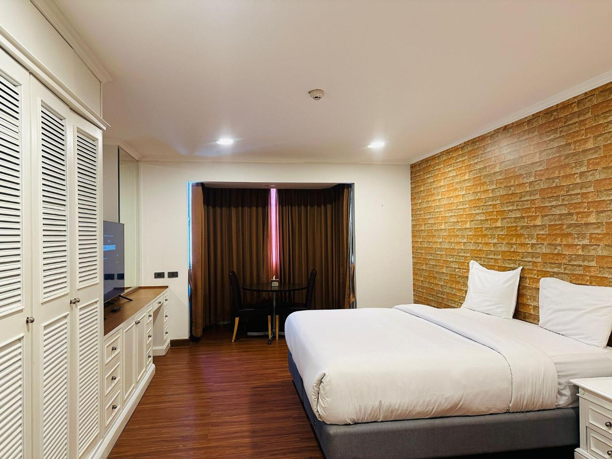Affordable Serviced Apartments In Nana Omni Tower - Prime Sukhumvit Location Bangkok Ngoại thất bức ảnh