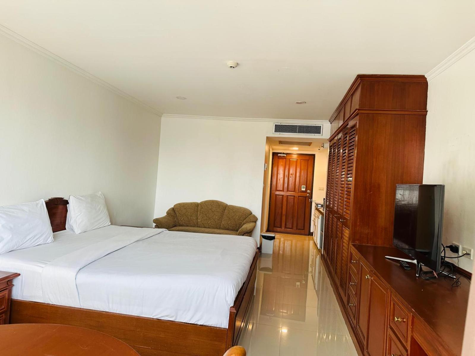 Affordable Serviced Apartments In Nana Omni Tower - Prime Sukhumvit Location Bangkok Ngoại thất bức ảnh