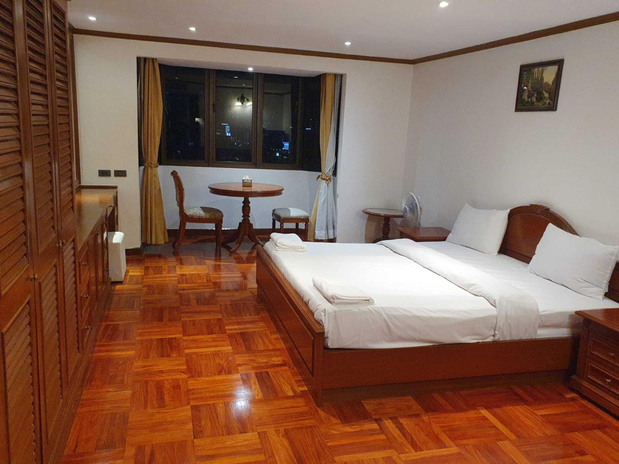 Affordable Serviced Apartments In Nana Omni Tower - Prime Sukhumvit Location Bangkok Ngoại thất bức ảnh